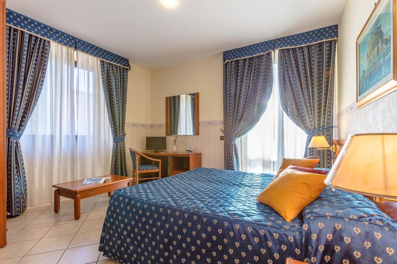 Hotel Traiano Civitavecchia Dış mekan fotoğraf